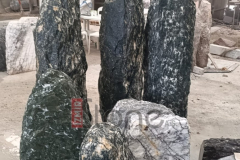 dolomit-monolit-monoliths-green-boulders-monolity-manufacturer-monolieten-turkey-stone-felsen-gruen-tuerkei-monolithen-gruen-lieferant-produzent-izmir-stone